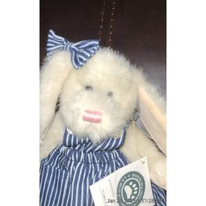 Boyds Bears "Cara Z Bunnyhugs" Bunny Rabbit Collectible Plush Stuffed Animal